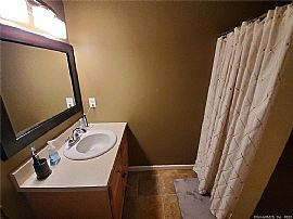 46 Overlook Ter, Plymouth, Ct 06782 in Plymouth, CT (Photo 4 of 10)