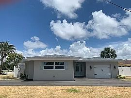 2109 Bayshore Dr, Belleair Beach, Fl 33786 in Belleair Beach, FL