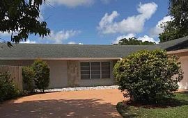 1553 The 12th Fairway, Wellington, Fl 33414 in Wellington, FL