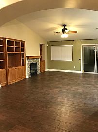 3 Bd- 2 Ba- 1,887 Sqft in Bakersfield, CA (Photo 2 of 10)