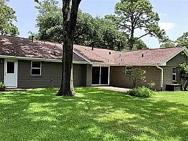 Updated Ranch Home Located in Memorial Bend in Houston, TX (Photo 7 of 12)