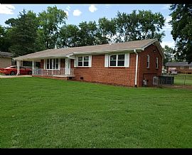 4212 Mcclain Ln Nw, Huntsville, Al 35810 in Huntsville, AL (Photo 10 of 12)