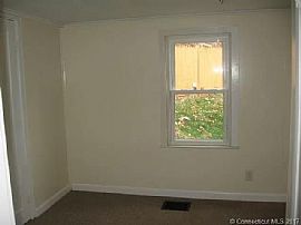 261 Sunnyside Ave, watertown, Ct 06779 in Watertown, CT (Photo 4 of 12)