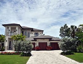 875 Wedge Dr, Naples, Fl 34103 in Naples, FL