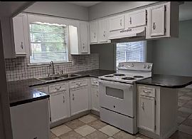 5370 Raines Dr, Mobile, Al 36609 in Mobile, AL (Photo 5 of 12)