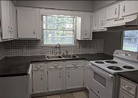 5370 Raines Dr, Mobile, Al 36609 in Mobile, AL (Photo 6 of 12)