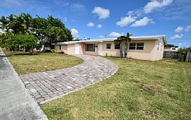 4511 Sw 102nd Pl, Miami, Fl 33165 in Miami, FL