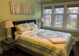 E Belleview Pl, Milwaukee, Wi 53211 in Milwaukee, WI (Photo 9 of 12)