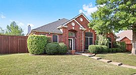 Charming Home in Carrollton, TX (Photo 2 of 6)
