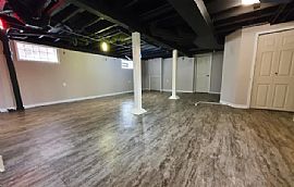 Charming Home in Hammond, IN (Photo 2 of 4)