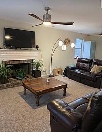 198 S Pointe Dr, Birmingham, Al 35209 in Birmingham, AL (Photo 3 of 12)