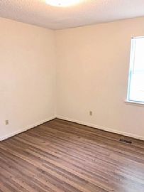 5909 Creekwood Rd, Birmingham, Al 35210 in Birmingham, AL (Photo 2 of 6)