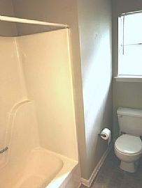 5909 Creekwood Rd, Birmingham, Al 35210 in Birmingham, AL (Photo 3 of 6)