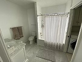 Charming 3 Bed / 2 Bath in Dallas, TX (Photo 3 of 12)