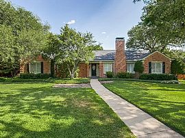 Charming 3 Bed / 3 Bath in Dallas, TX
