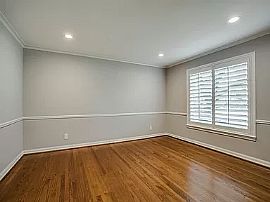 Charming 3 Bed / 3 Bath in Dallas, TX (Photo 4 of 12)