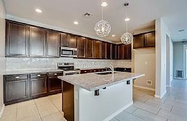 6518 N 79th Ln, Glendale, Az 85303 in Glendale, AZ (Photo 4 of 8)