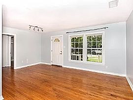 Charming Home with Original Hardwoods in Dallas, TX (Photo 11 of 12)