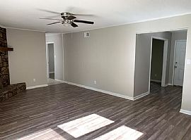 7510 Logan Dr Sw, Huntsville, Al 35802 in Huntsville, AL (Photo 12 of 12)