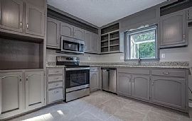 7510 Logan Dr Sw, Huntsville, Al 35802 in Huntsville, AL (Photo 2 of 12)