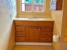 Lovely House For Rent  in Dallas, TX (Photo 10 of 11)