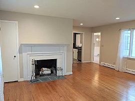 117 Glenbrook Dr, cheshire, Ct 06410 in Cheshire, CT (Photo 3 of 12)