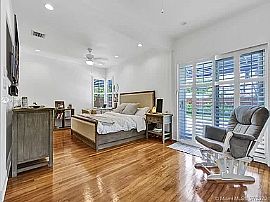 Beautiful 3bedroom House Going For a Nice Price in Miami Beach, FL (Photo 10 of 12)
