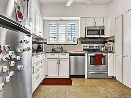 Beautiful 3bedroom House Going For a Nice Price in Miami Beach, FL (Photo 3 of 12)