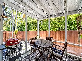 Beautiful 3bedroom House Going For a Nice Price in Miami Beach, FL (Photo 5 of 12)