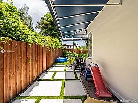 Beautiful 3bedroom House Going For a Nice Price in Miami Beach, FL (Photo 6 of 12)