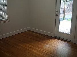 2922 Sw 30th Ct in Miami, FL (Photo 5 of 11)