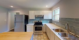 2328 10th Ter S #b, Birmingham, Al 35205 in Birmingham, AL (Photo 3 of 10)