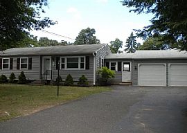4 Deborah Rd, Windsor Locks, Ct 06096 in Windsor Locks, CT