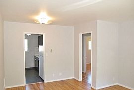 3717 Sw Corbett Ave, Apt 26, 3717 Sw Corbett Ave, Portland, Or  in Portland, OR (Photo 3 of 7)