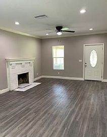 1131 W Chase St, Lakeland, Fl 33815 in Lakeland, FL (Photo 3 of 12)