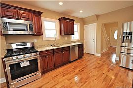 218 Roselle St, Fairfield, Ct 06825 in Fairfield, CT (Photo 3 of 6)