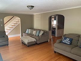 118 Washington Cir, West Hartford, Ct 06119 in West Hartford, CT (Photo 5 of 6)