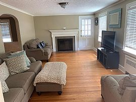 118 Washington Cir, West Hartford, Ct 06119 in West Hartford, CT (Photo 6 of 6)