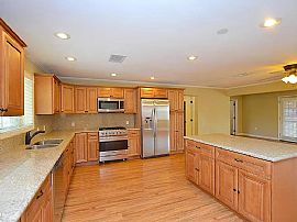 3831 N 34th St, phoenix, Az 85018 in Phoenix, AZ (Photo 5 of 12)