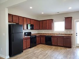 134 White Oak Cir, Lincoln, Al 35096 in Lincoln, AL (Photo 3 of 4)