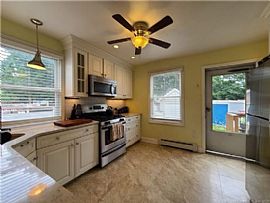 86 Warwick Ave, Stratford, Ct 06615 in Stratford, CT (Photo 5 of 12)