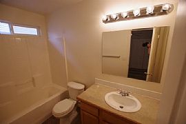 Move in Rdy! Duplex Near Bsu/micron with 2 Bed/2.5 Bath  in Boise, ID (Photo 10 of 12)