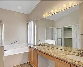 Expquisite 3 Bedroom Condo  in Las Vegas, NV (Photo 4 of 8)