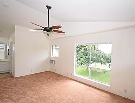 Affordable 3 Bedroom Home  in Waipahu, HI (Photo 10 of 12)