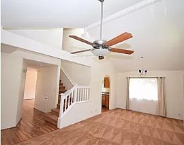 Affordable 3 Bedroom Home  in Waipahu, HI (Photo 5 of 12)