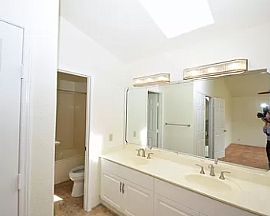 Affordable 3 Bedroom Home  in Waipahu, HI (Photo 7 of 12)