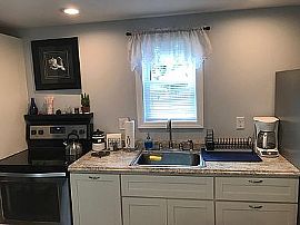 88 Carll Ave, Old Orchard Beach, Me in Old Orchard Beach, ME (Photo 7 of 8)