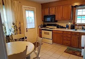 37 Berkley Ave, Southington, Ct 06489 in Southington, CT (Photo 2 of 8)