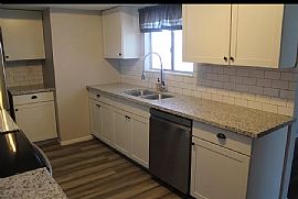 15637 N 99th Dr, Sun City, Az 85351 in Sun City, AZ (Photo 3 of 12)