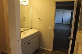 15637 N 99th Dr, Sun City, Az 85351 in Sun City, AZ (Photo 5 of 12)